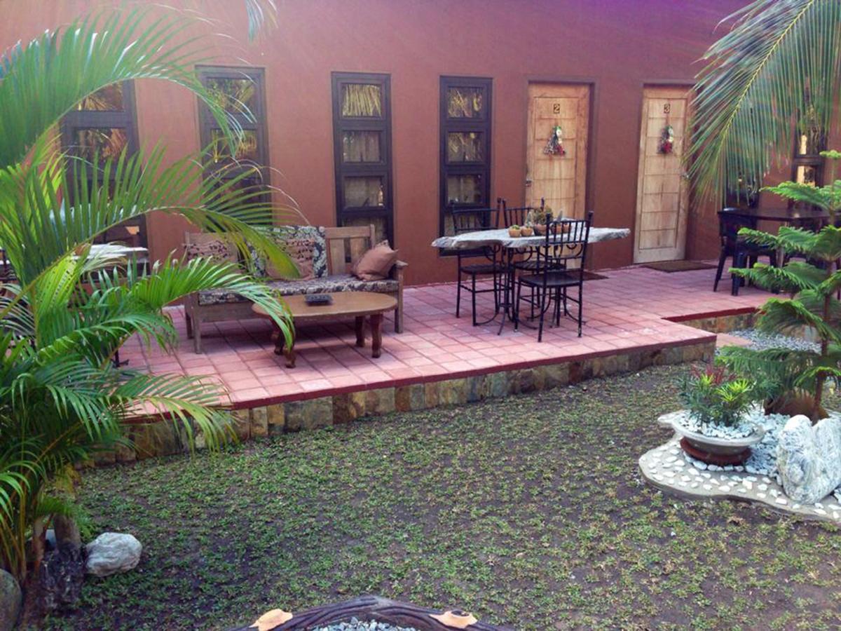 Bognot Lodge : Alvin Bognot Mt Pinatubo Guesthouse And Tours Santa Juliana Chambre photo