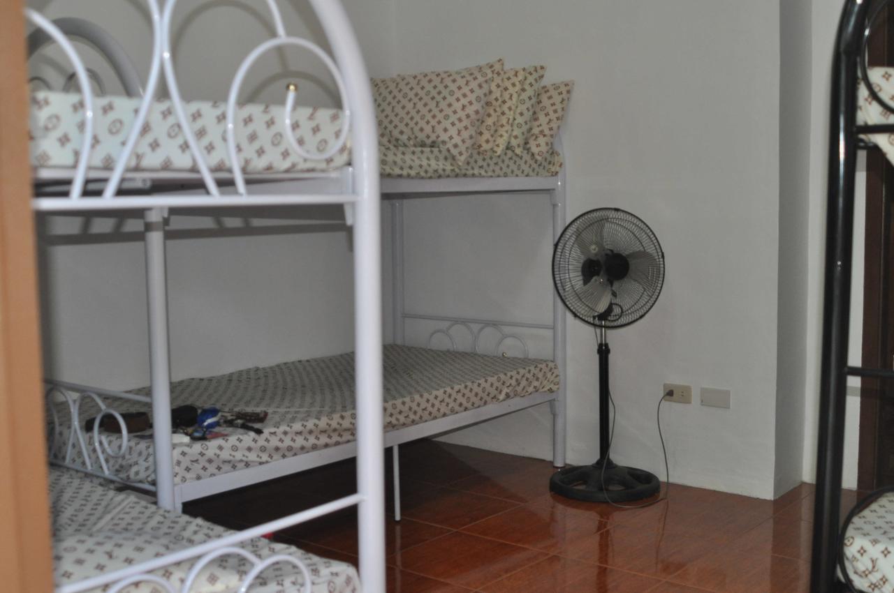 Bognot Lodge : Alvin Bognot Mt Pinatubo Guesthouse And Tours Santa Juliana Chambre photo