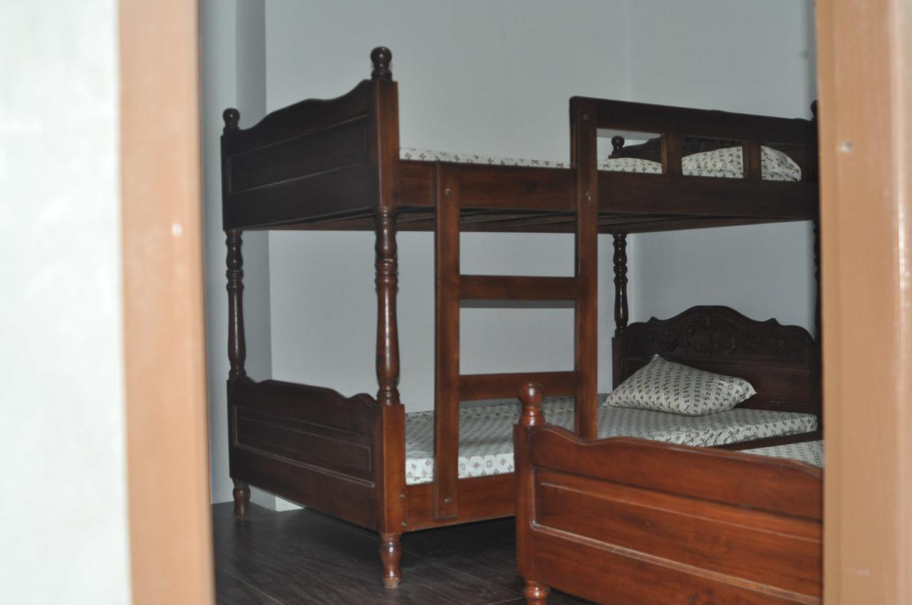 Bognot Lodge : Alvin Bognot Mt Pinatubo Guesthouse And Tours Santa Juliana Chambre photo